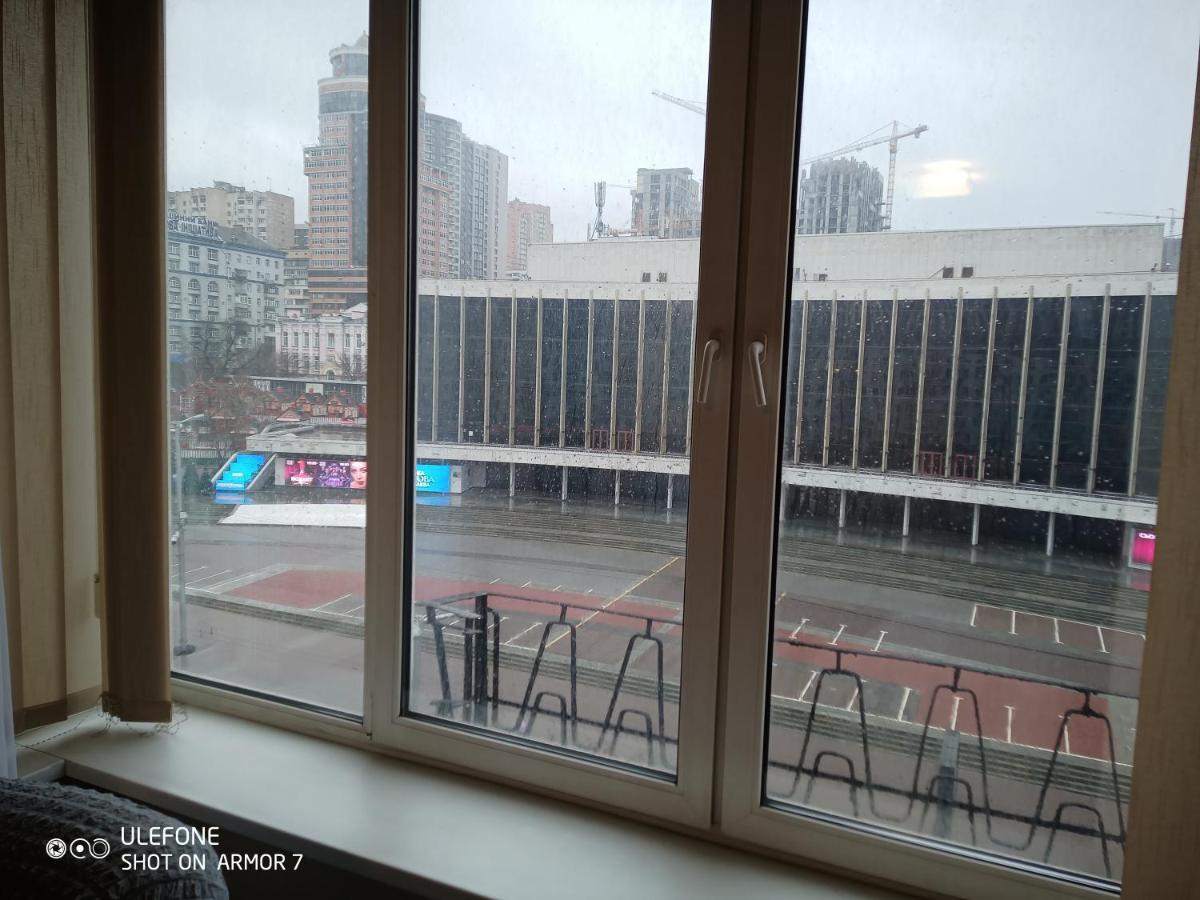 Двухкомнатная Квартира С Видом На Дворец Украина Kiev Exterior foto
