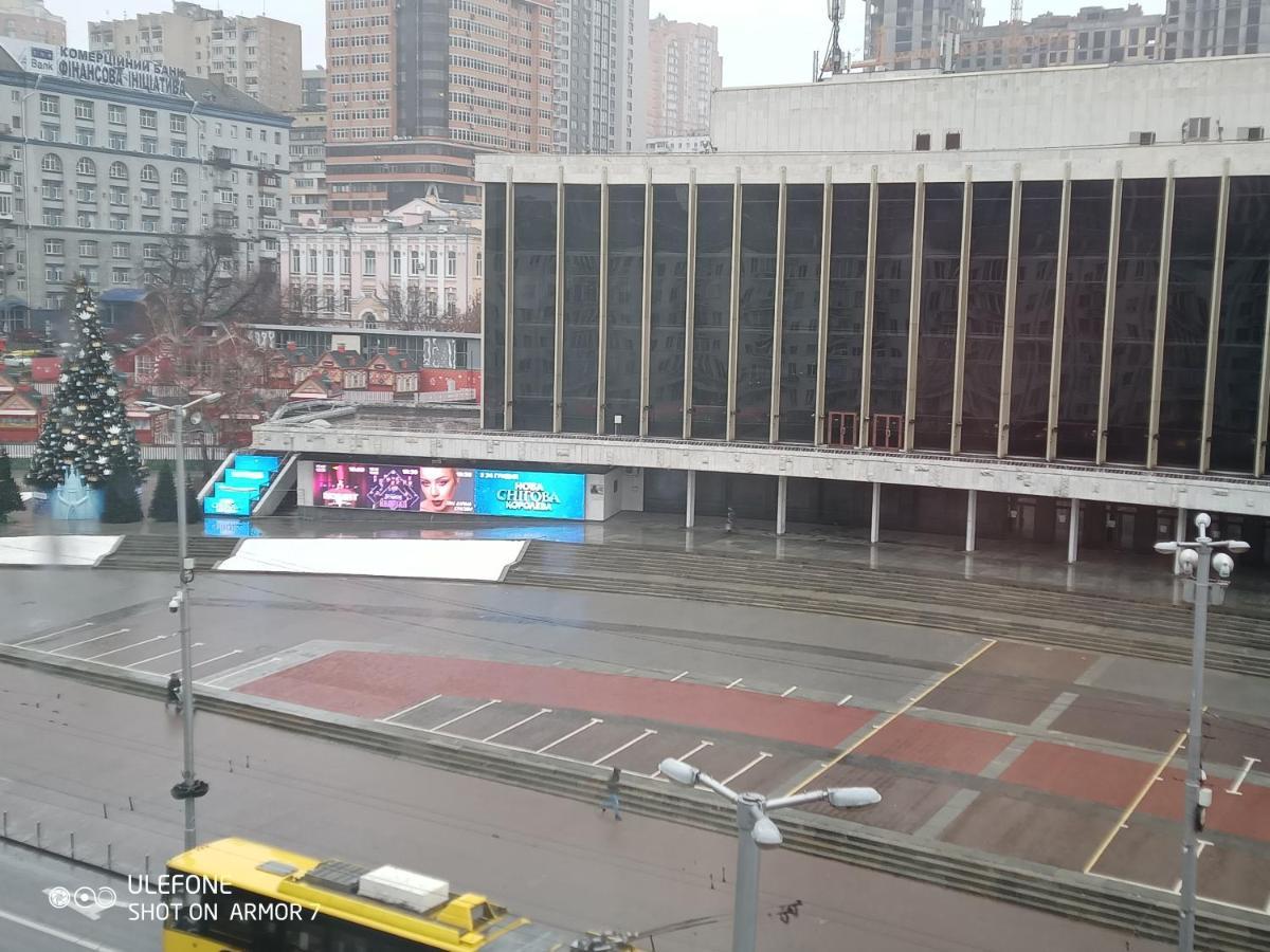 Двухкомнатная Квартира С Видом На Дворец Украина Kiev Exterior foto